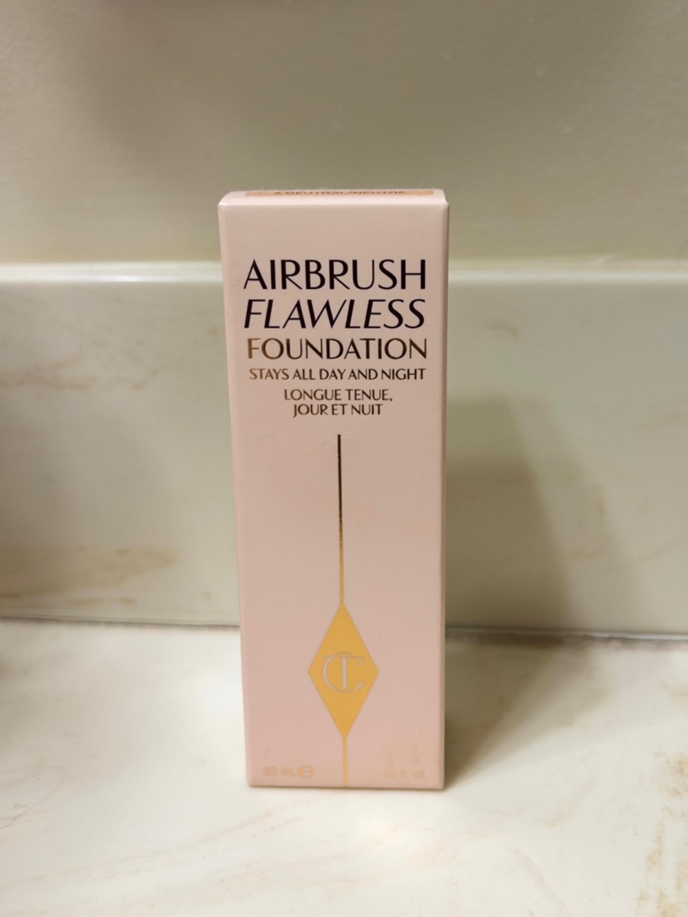 Charlotte Tilbury Airbush Flawless Foundation 5 Neutral